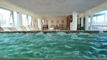 Bañera de hidromasaje interior