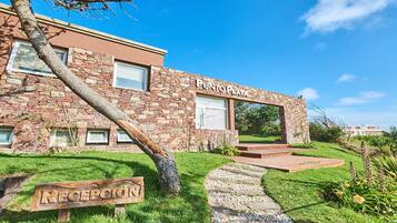 Fachada de la propiedad