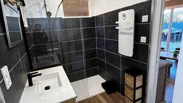 Douche, papier toilette