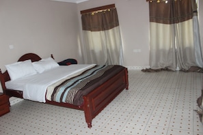 Rom – standard | Skrivebord, wi-fi (inkludert) og sengetøy