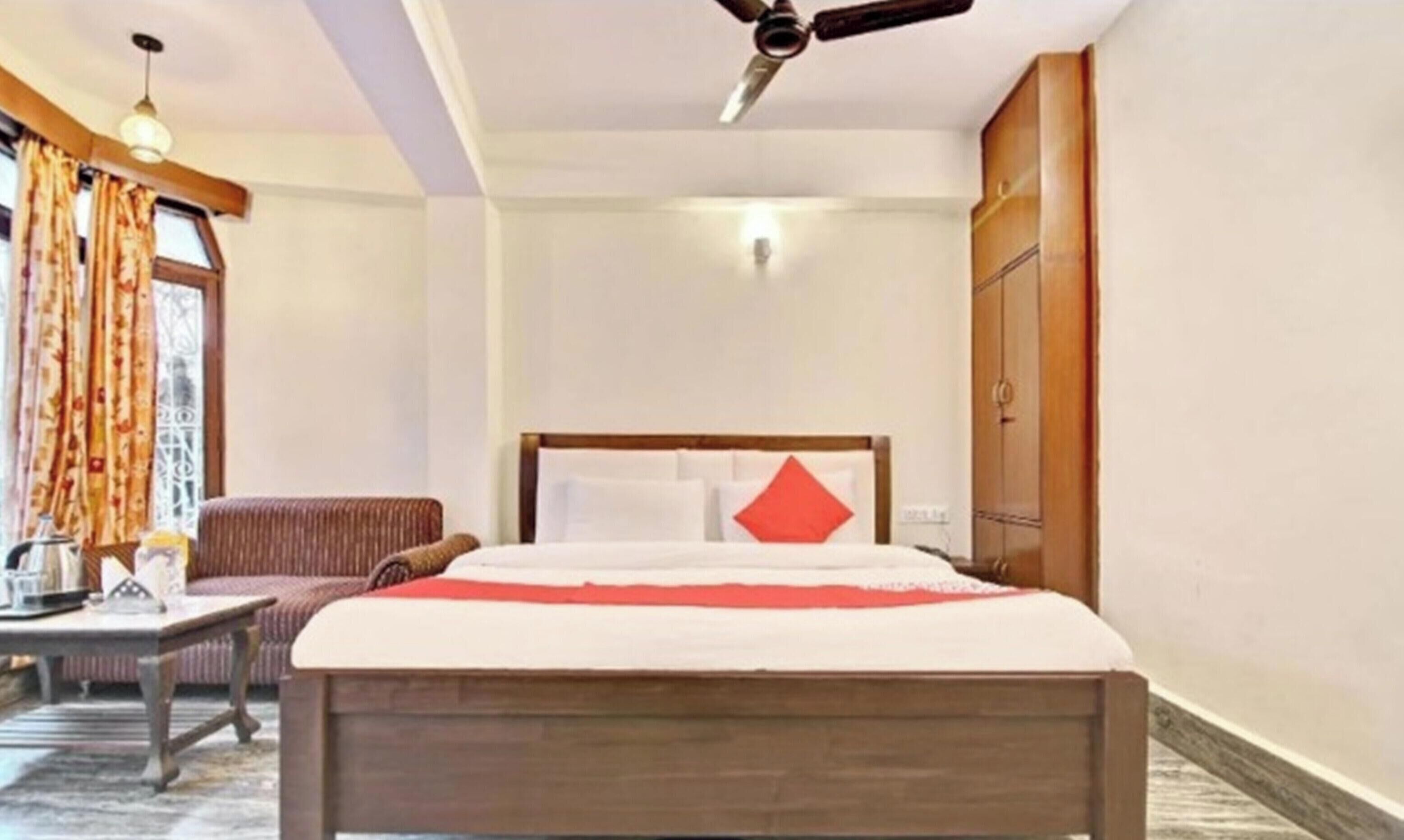 Minibar, in-room safe, individually decorated, individually furnished