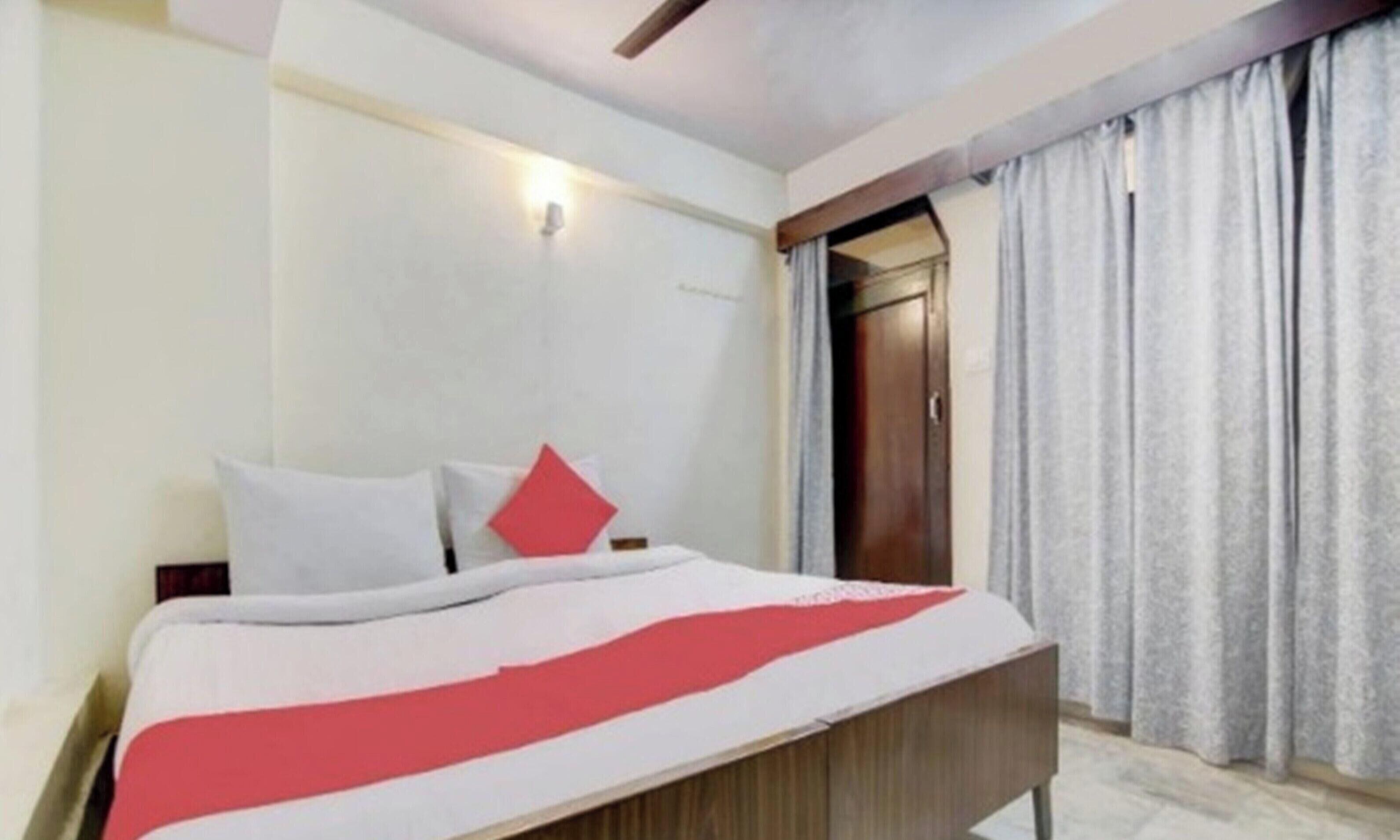 Minibar, in-room safe, individually decorated, individually furnished