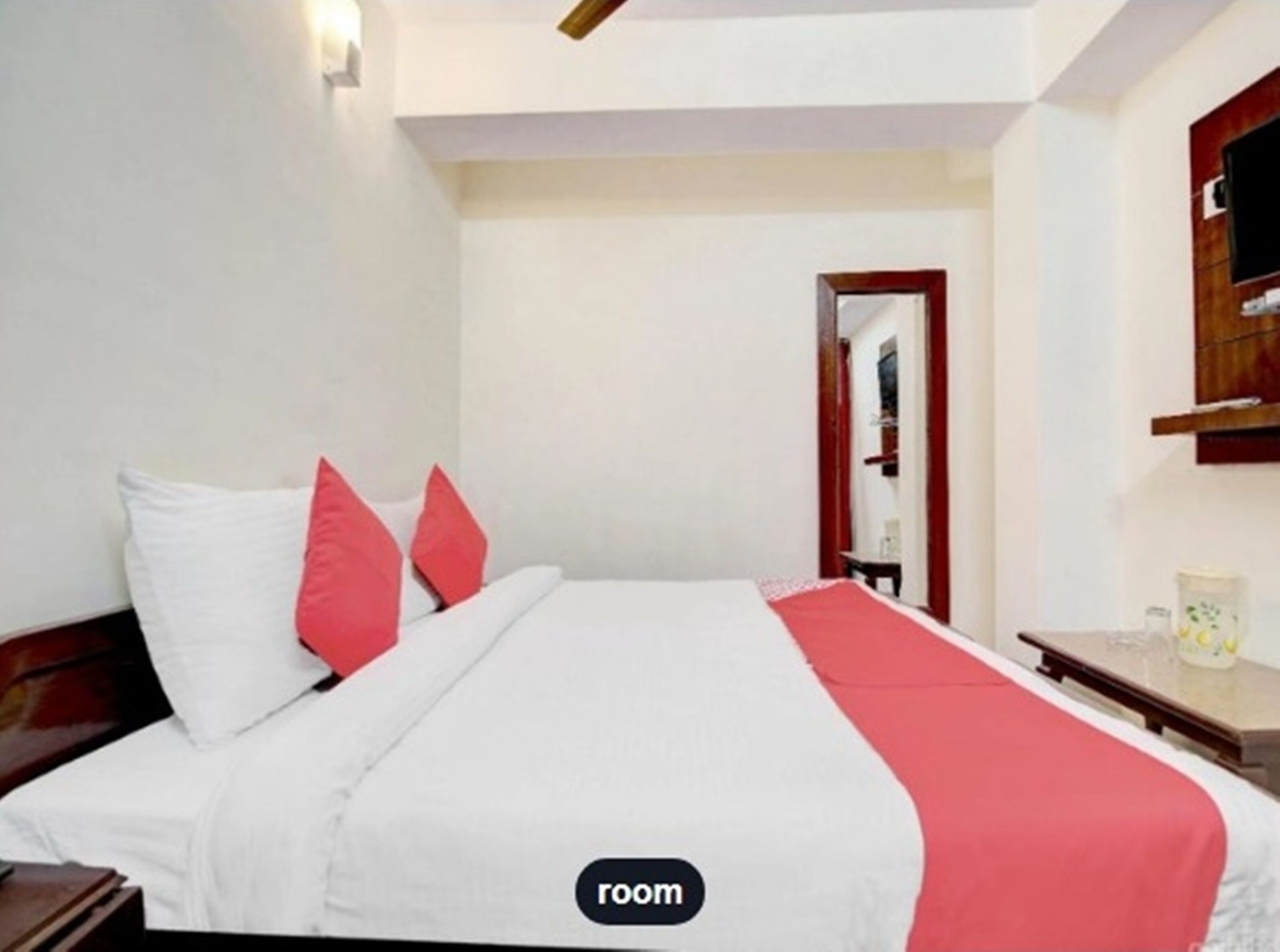 Minibar, in-room safe, individually decorated, individually furnished