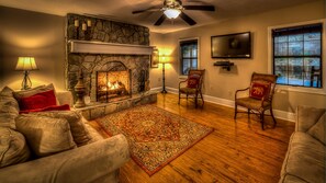 小屋, 4 間臥室 | 客廳 | 電視