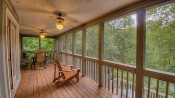 Cabin, 4 Bedrooms | Balcony