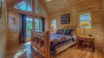 Cabin, 3 Bedrooms | 3 bedrooms, iron/ironing board, free WiFi, bed sheets
