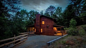 Unclassified image, 3 of 26, button - Blue Chase Lodge by Escape to Blue Ridge (Blue Ridge)