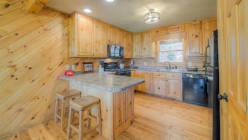 小屋, 3 間臥室 | 私人廚房 | 電冰箱、微波爐、爐台、洗碗機