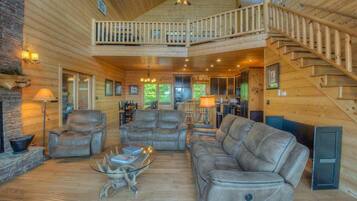Cabin, 3 Bedrooms | Living room | TV