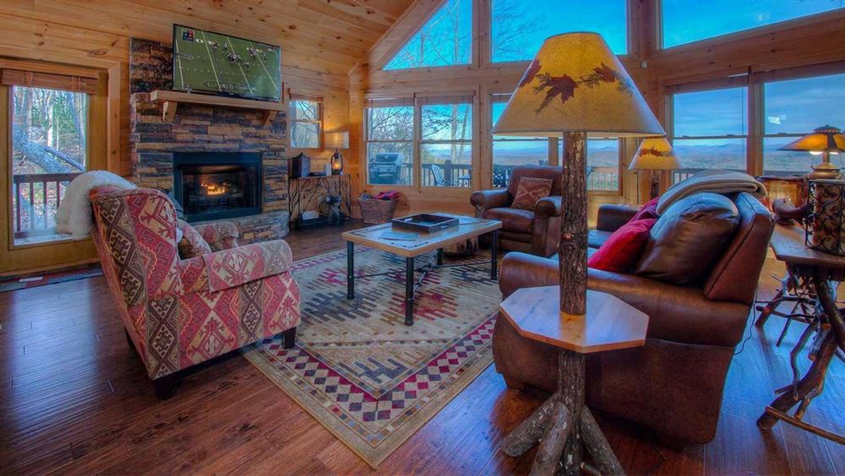 Cabin, 3 Bedrooms | Living room | TV
