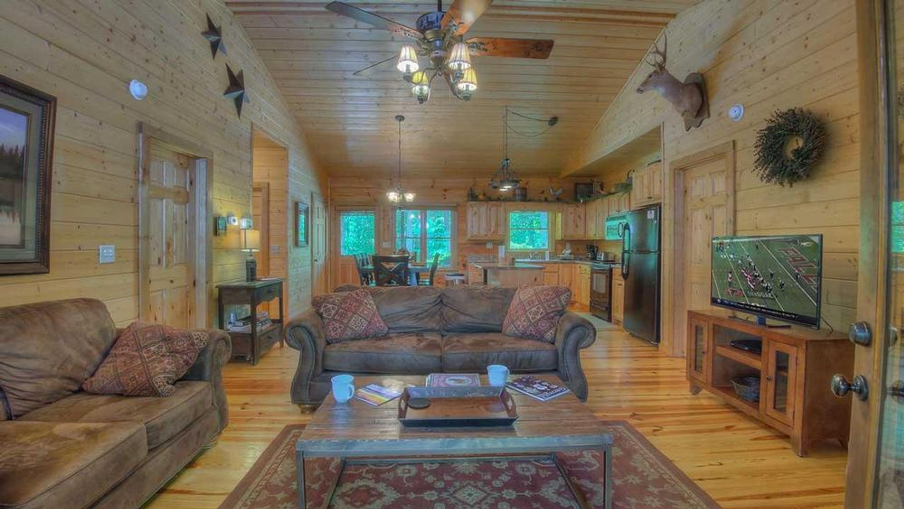 Cabin, 3 Bedrooms | Living room | TV