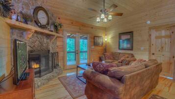 Cabin, 3 Bedrooms | Living room | TV