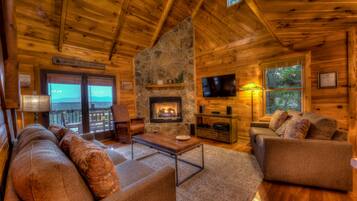 Cabin, 3 Bedrooms | Living room | TV