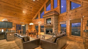 Cabin, 3 Bedrooms | Living room | TV