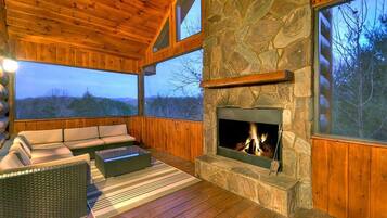 Cabin, 3 Bedrooms | Living room | TV