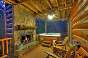 Outdoor spa tub - Forever Joy by Escape to Blue Ridge (Blue Ridge)