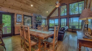 Cabin, 4 Bedrooms | In-room dining