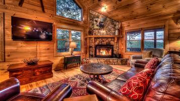 Cabin, 3 Bedrooms | Living room | TV