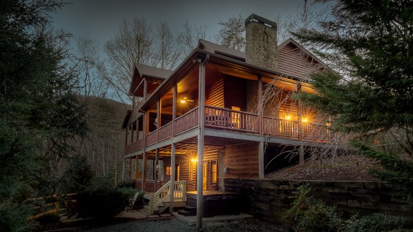 Cabin, 5 Bedrooms | Exterior