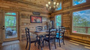Cabin, 3 Bedrooms | Dining