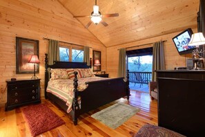 Cabin, 3 Bedrooms | Living room | TV