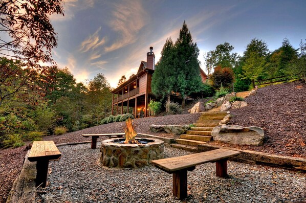 Cabin, 3 Bedrooms | Property grounds