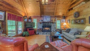Cabin, 2 Bedrooms | Living room | TV