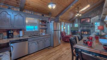 Cabin, 2 Bedrooms | Private kitchen | Fridge, microwave, stovetop, dishwasher