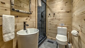 Cabin, 4 Bedrooms | Bathroom