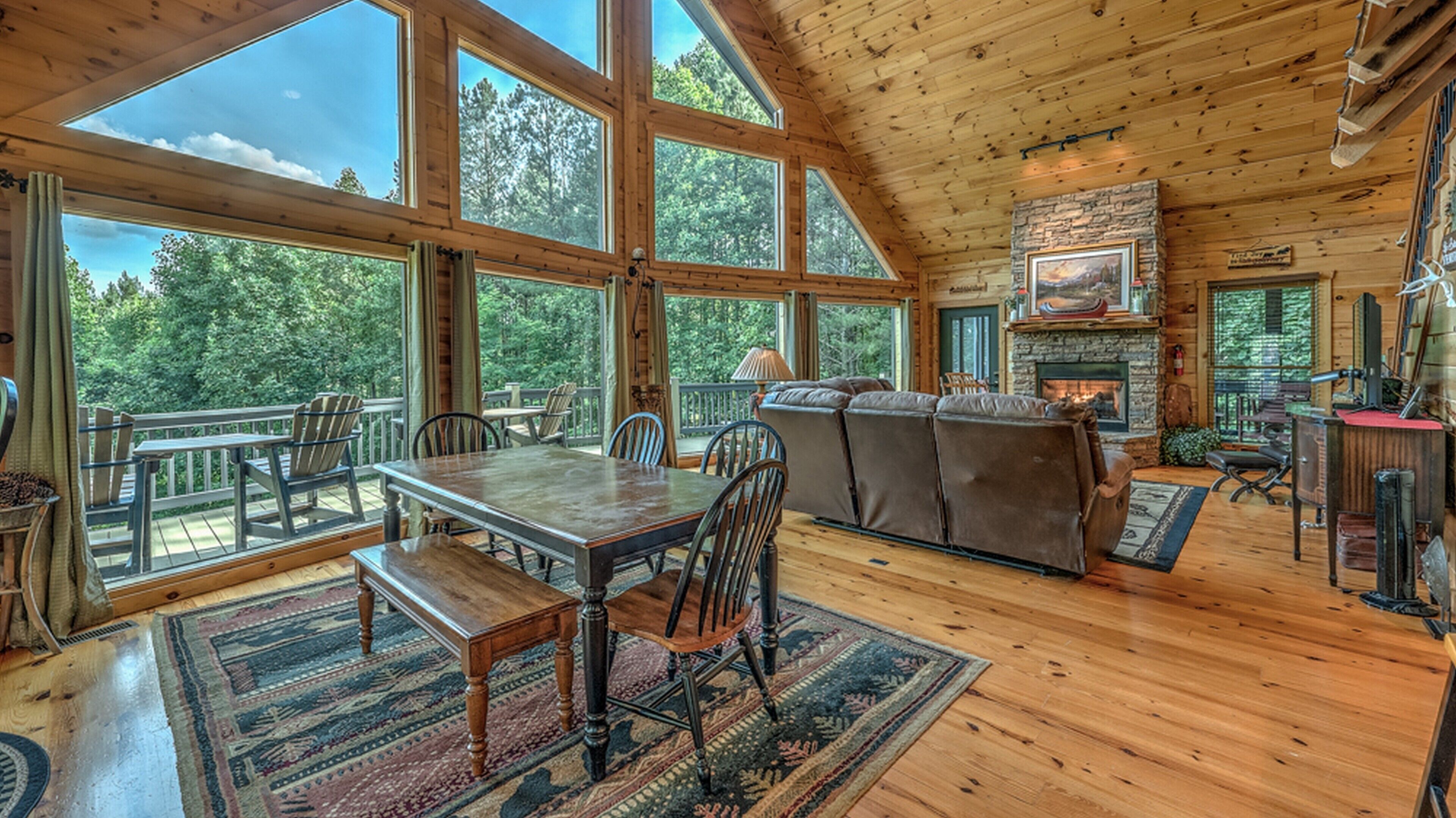 Cabin, 4 Bedrooms | In-room dining