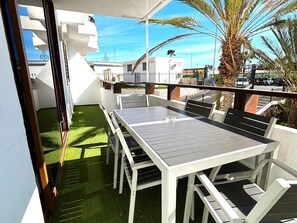Outdoor dining - Palm Friendly Holiday Home (Playa del Inglés)