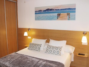 3 chambres, fer et planche à repasser, accès Internet, draps fournis