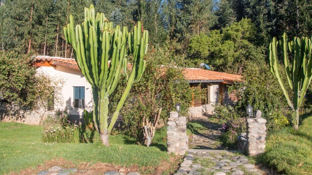 Front of property - Yakumama Hostel y Restaurant (Acopampa)