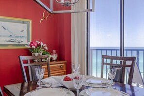 Dining - AquaVista 804-W + Beachfront (Panama City Beach)