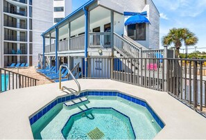 A heated pool - AquaVista 604-E + Beachfront (Panama City Beach)