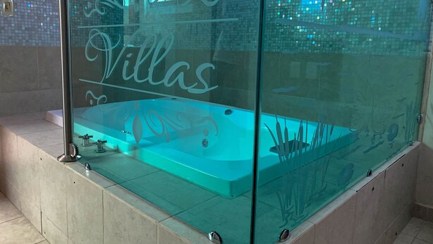 Towels, soap, shampoo, toilet paper - Hotel Real Del Sur (Uriangato)