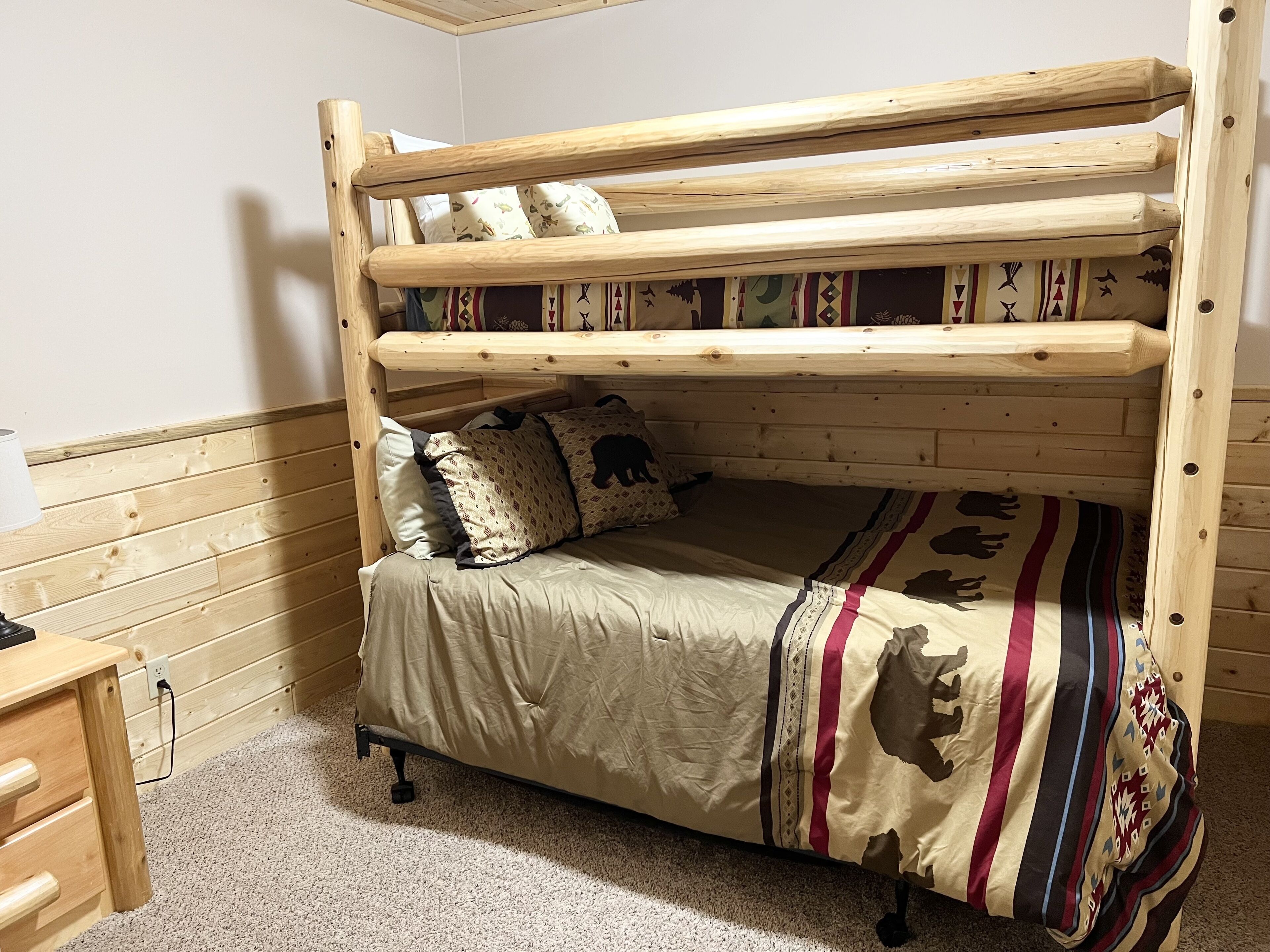 St. Germain Lakehouse, Dog Friendly, Hard Sand/ Clear Water & Private Pier 