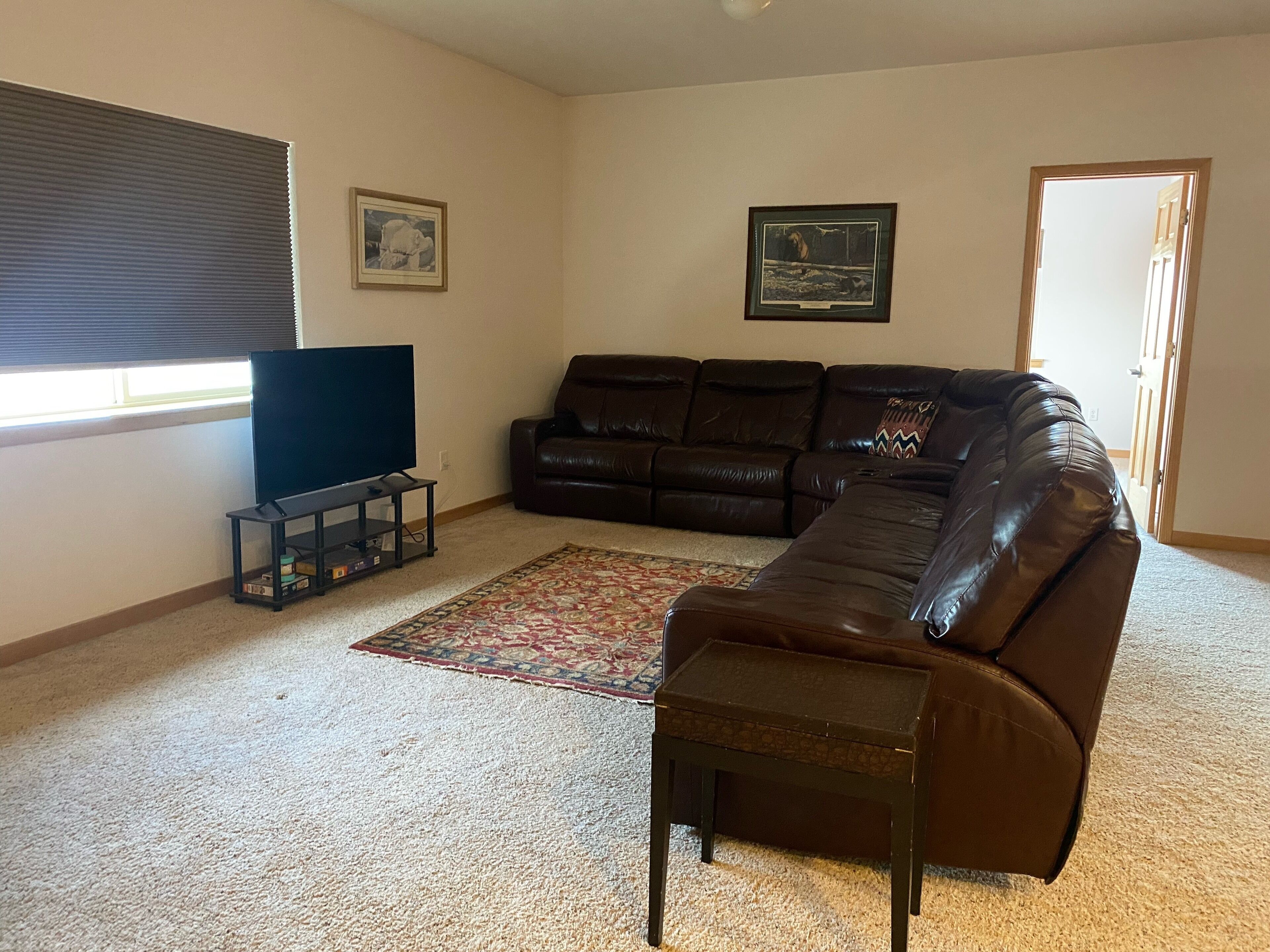 Very Nice 2 bedroom, 2 bath apartment. One block from downtown Big Piney, WY 