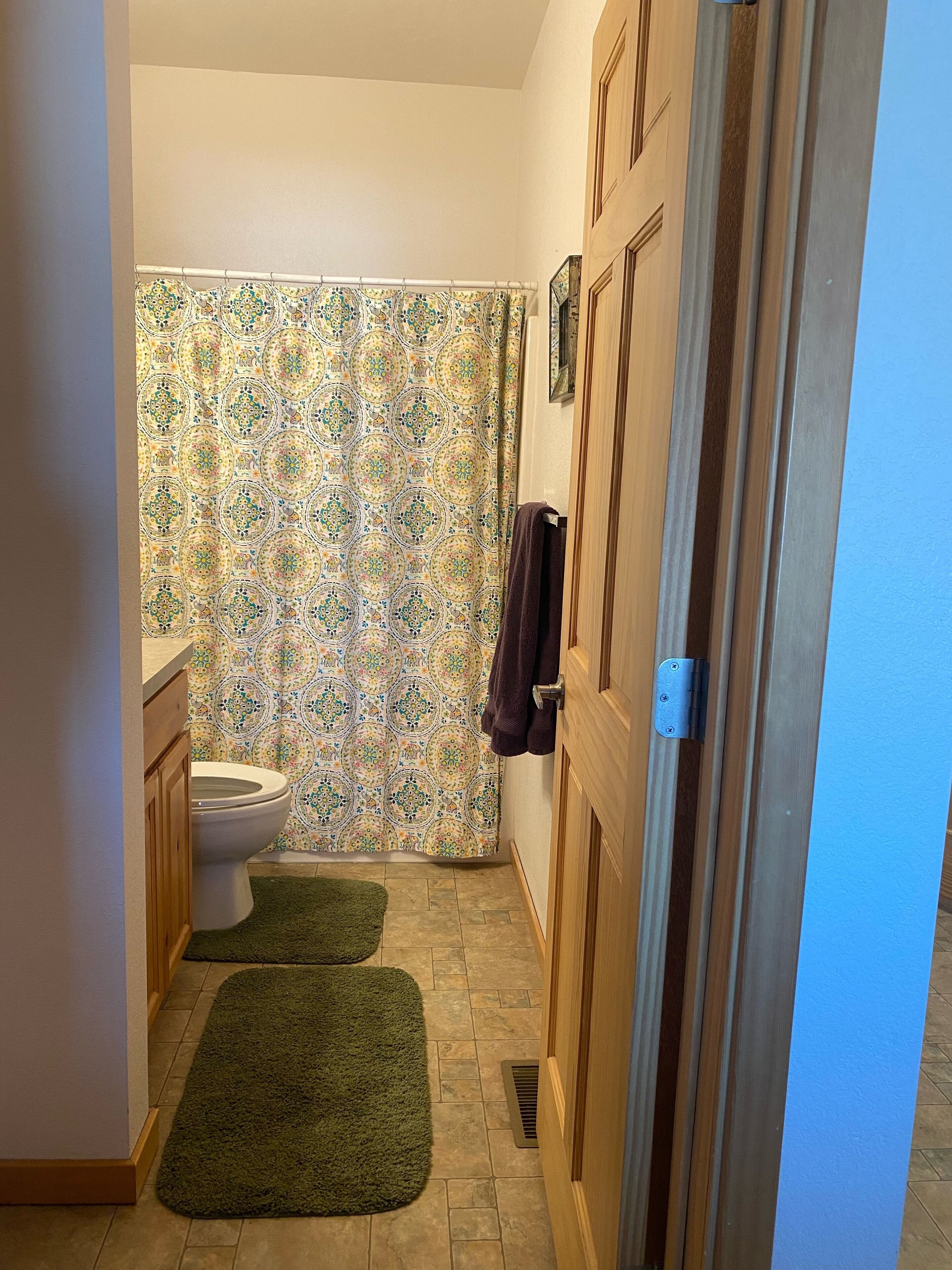 Very Nice 2 bedroom, 2 bath apartment. One block from downtown Big Piney, WY 