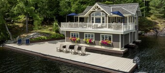 Panoramic View of Lake Muskoka, Privacy! Sleeps 20! Entertaining++! Location!