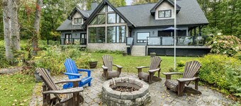 Gorgeous Lake Vernon - 5 Bdrm! 5 min boat to Huntsville! AC! Sandy Beach!