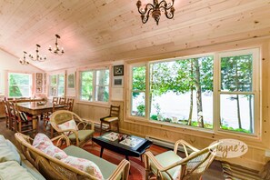 Interior - Private Rosseau Beachfront Cottage! Sunrises & Sunsets! Sleeps 15! MUST SEE! (Muskoka Lakes)