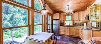 Private Rosseau Beachfront Cottage! Sunrises & Sunsets! Sleeps 15! MUST SEE!
