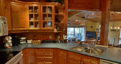 5 Bdrm, 3 Bath on Lake Rosseau! Port Sandfield-Minett Area - AC!