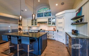 Full-size fridge, microwave, toaster, freezer