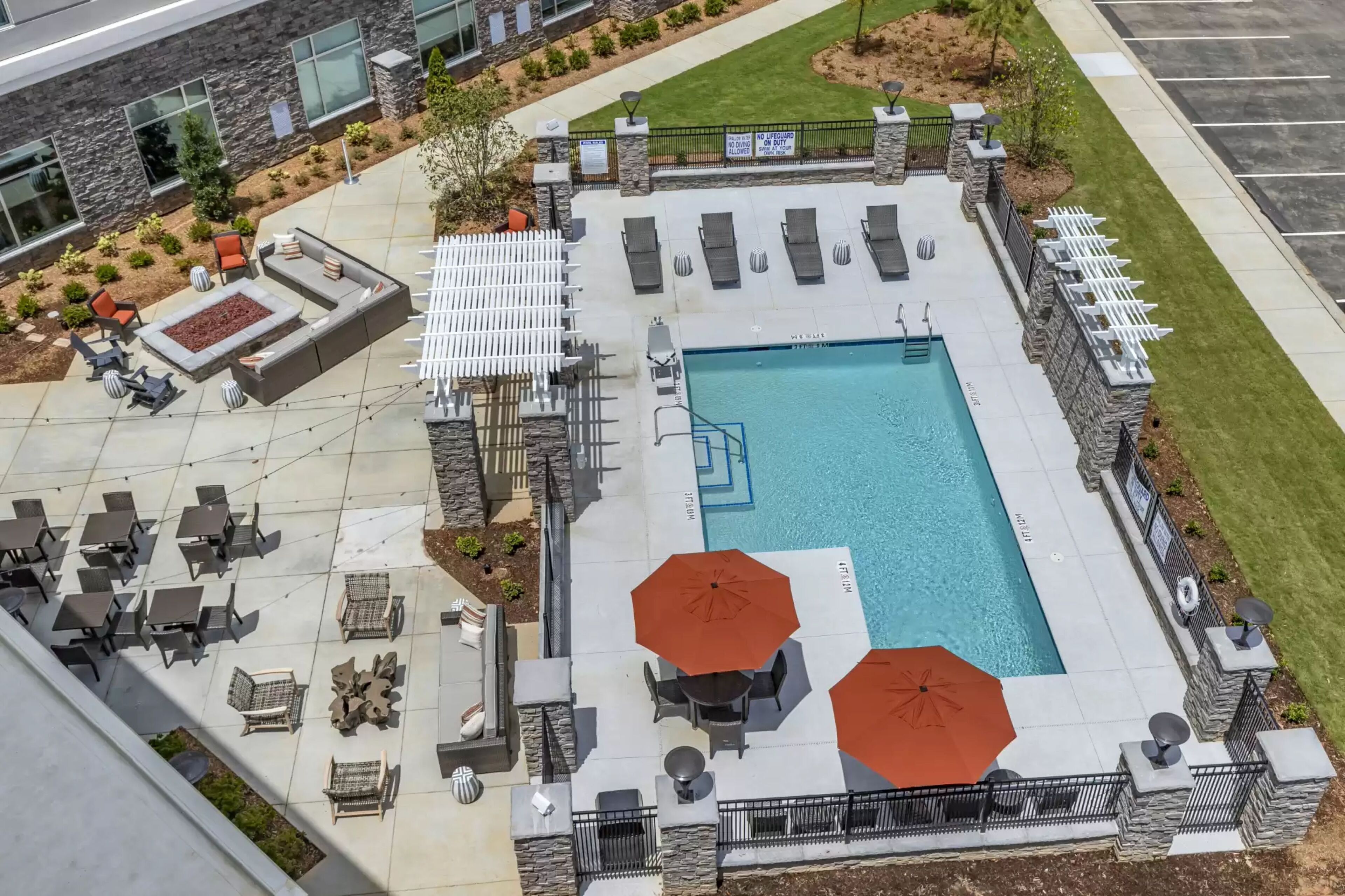 Outdoor pool, pool umbrellas, sun loungers