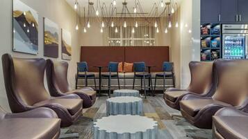Coin salon dans le hall