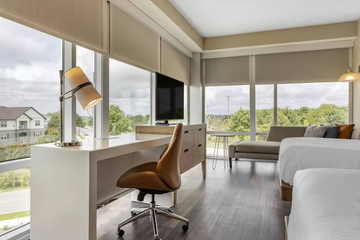 1 bedroom, egyptian cotton sheets, premium bedding, pillow-top beds