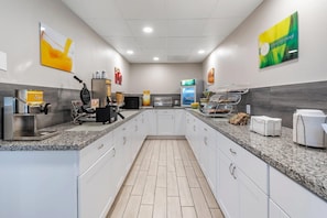Free daily continental breakfast