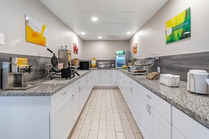Free daily continental breakfast
